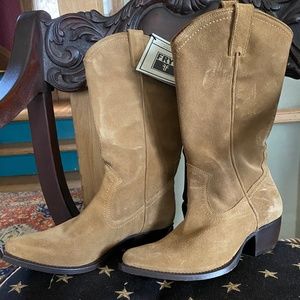 Frye Boots. Sacha. Tan, size 8 never worn.